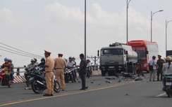 Va chạm xe cứu thương, rồi bị xe buýt... cán tử vong