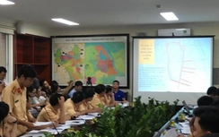 Trang bị 200 đèn led, áo phản quang cho CSGT
