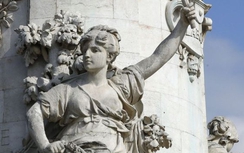 Thủ tướng Pháp “vạ miệng” vì… nhầm lịch sử?