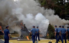 Người Philippines “co rúm” nhìn các thi thể chồng chất trên phố