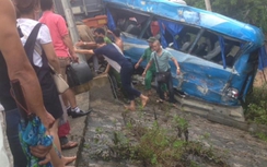 Tai nạn liên hoàn, xe khách lao xuống vực dốc Cun