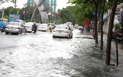 Tân Sơn Nhất: Mưa lớn khiến một số chuyến bay phải bay vòng