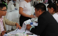 Một khách hàng của OCB trúng thưởng xe Ford Eco Spord