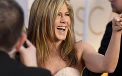 Vợ cũ Aniston hả hê vì Angelina đâm đơn ly dị Brad Pitt?