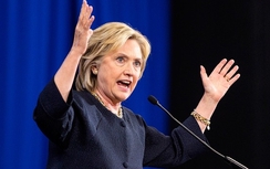 Nghỉ ốm, bà Clinton vẫn bỏ xa Donald Trump 6 điểm