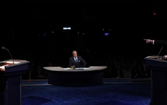 Donald Trump chê bà Clinton "nói nhiều, làm ít"