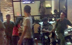 Công an túm tóc, kéo lê người bán hàng rong nói gì?