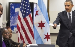 Video: Đi bỏ phiếu sớm, ông Obama tự hỏi mình sinh năm bao nhiêu