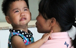 Những hình ảnh rớt nước mắt ở Viện Nhi lúc giao mùa