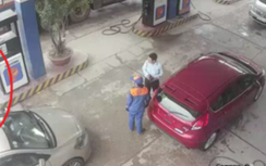 Đình chỉ cán bộ ngân hàng đánh nữ nhân viên cây xăng