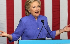 Mặc bê bối email cá nhân, bà Clinton vẫn băng băng về đích