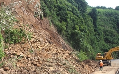 Khẩn trương khắc phục sạt lở trên đường HCM nhánh Tây, QL49