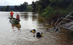 Đồng Nai: Sập cầu treo Tà Lài, 4 người rơi xuống sông