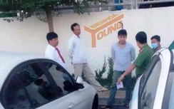 Đậu xe ngoài đường, "xế hộp" BMW bị trộm tháo bánh