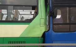 3 xe buýt tông liên hoàn trên cầu Rạch Chiếc, hành khách khiếp vía