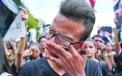 Video: Người Cuba rơi lệ đưa tiễn tro cốt lãnh tụ Fidel Castro