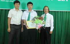 Khen thưởng tài xế trả lại tiền, vàng của khách để quên
