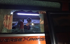 ĐTVN thua trận, CĐV ném vỡ kính xe chở ĐT Indonesia