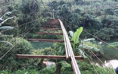 Cầu treo không mặt sàn ở Hòa Bình đã bị đình chỉ từ lâu