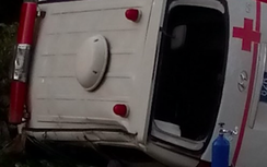 Lật xe cấp cứu ở Kon Tum: 1 người chết, 5 người bị thương