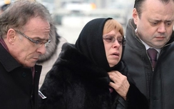 Chứng kiến chồng bị ám sát, vợ Đại sứ Nga phản ứng thế nào?