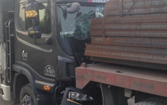 TP.HCM: Ba xe tông nhau tại dốc cầu Phú Mỹ