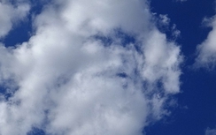 Đám mây hình ông già Noel bất ngờ xuất hiện ở Anh