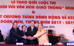 Trao giải Thanh niên với văn hóa giao thông năm 2016