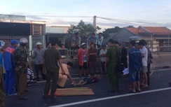 Xe máy quay đầu tông xe tải, 2 người tử vong