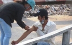 Đi tuần tra, bắt gọn kẻ chích ma túy ven sông