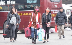 Bến xe Mỹ Đình đón khách về quê nghỉ Tết trong trật tự