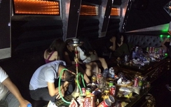 Hải Phòng: Bốn thiếu nữ 16 tuổi bay lắc trong quán karaoke