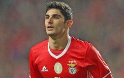 Tin nóng bóng đá sáng 23/1: M.U chuẩn bị đón “Ronaldo mới"