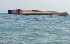 Thuyền chở 28 khách Trung Quốc mất tích ngoài khơi Malaysia