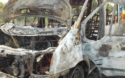 Xe khách cháy trên cao tốc Trung Lương-TP.HCM, hành khách tung cửa thoát thân