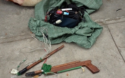 "Hiệp sĩ" tóm gọn kẻ dùng súng bắn điện đi trộm chó