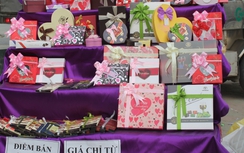Ngày Valentine, socola giá rẻ tràn vỉa hè, vẫn ế khách