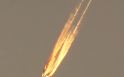 UFO bốc cháy trên bầu trời Australia