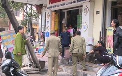 Phạt 4 triệu đồng 2 nam giới tiểu tiện sai quy định