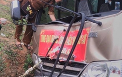 Hòa Bình: Xe máy đấu đầu ô tô đi lễ, nhiều người thương vong