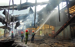 Thái Nguyên: Chập điện, 600m2 nhà xưởng cháy rụi