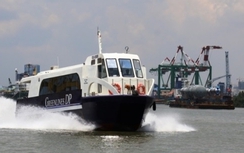 Tàu cao tốc bắt đầu đưa khách du lịch ra đảo Cồn Cỏ