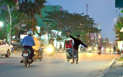 Quán nhậu chặn đường vẫy khách