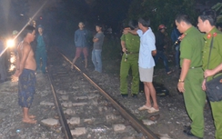 Ngồi trên đường ray người đàn ông bị tàu hỏa tông tử vong