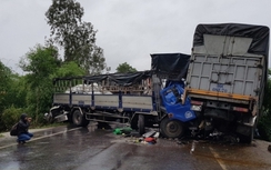 Thanh niên xung kích cứu nạn nhân TNGT trên QL1