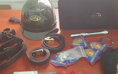 Bình Thuận: Bị bắt vì rao bán trái phép quân trang trên mạng