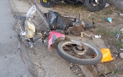 TP.HCM: Nam thanh niên tông vào dải phân cách tử vong