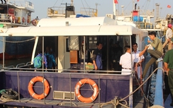 Tàu cao tốc giá vé 0 đồng ra tham quan Cồn Cỏ hút khách