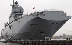 Tàu đổ bộ Mistral của Hải quân Pháp đến TP. Hồ Chí Minh