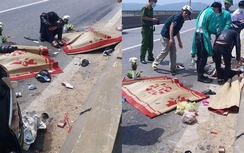 Va chạm với xe đầu kéo, hai mẹ con chết thảm